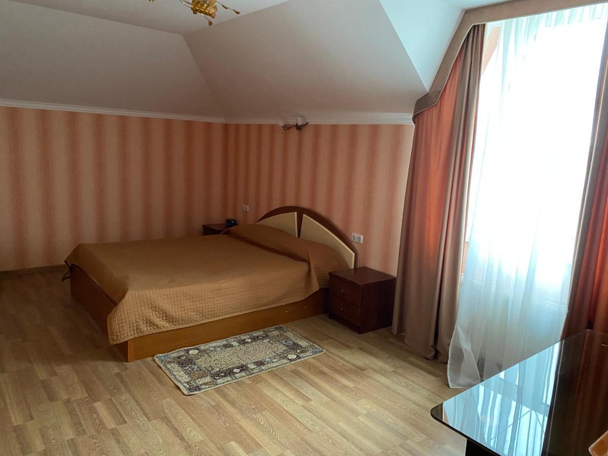 Гостинний Маєток Hotel Myla Buitenkant foto