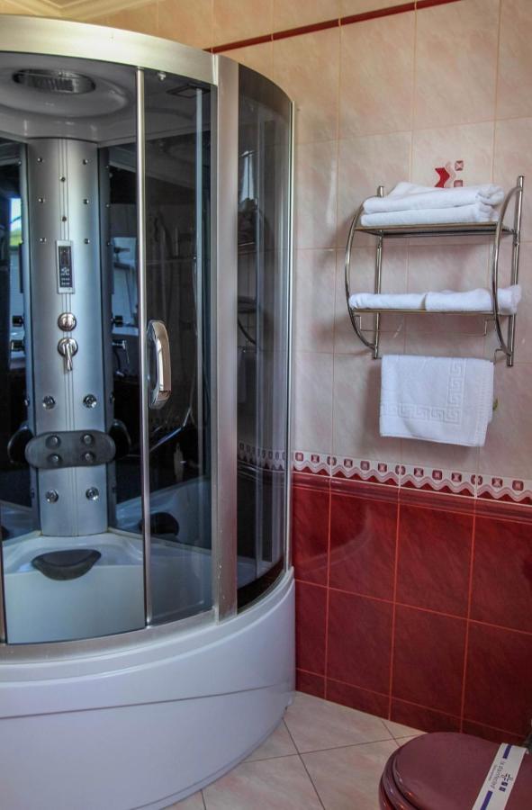 Гостинний Маєток Hotel Myla Buitenkant foto