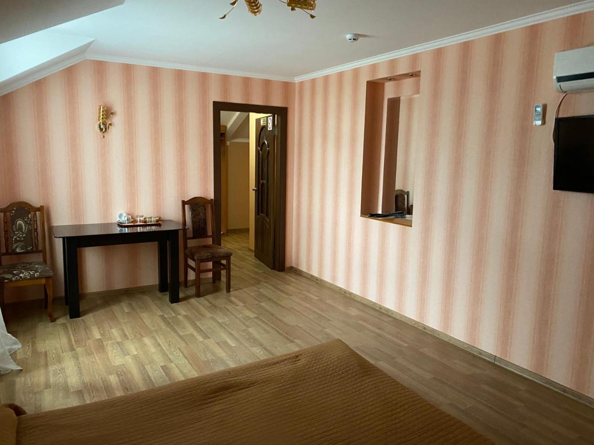 Гостинний Маєток Hotel Myla Buitenkant foto