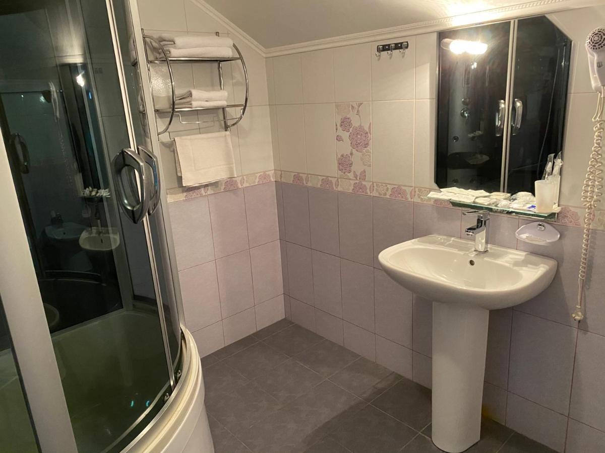 Гостинний Маєток Hotel Myla Buitenkant foto
