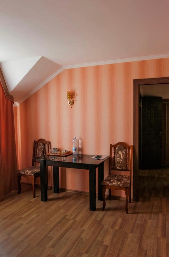 Гостинний Маєток Hotel Myla Buitenkant foto